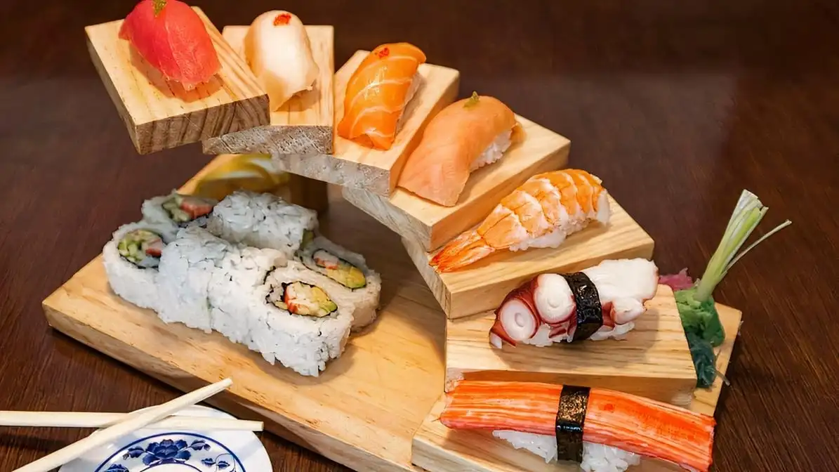 Sushi Combo.