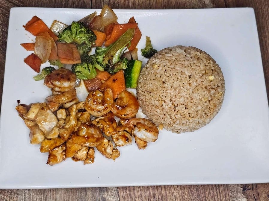 Chicken & Shrimp Hibachi Lunch.