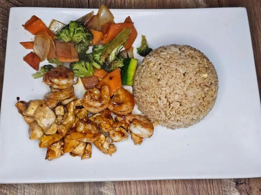 Chicken & Shrimp Hibachi Lunch.